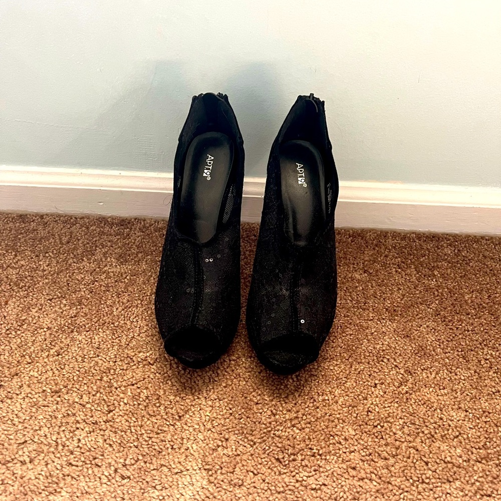 Apt 9 Black lace heels size 8